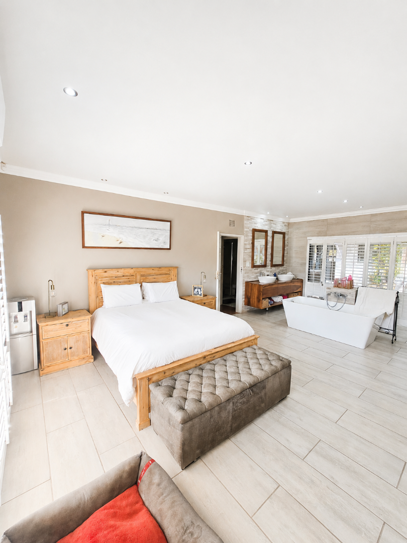 5 Bedroom Property for Sale in Flamwood North West